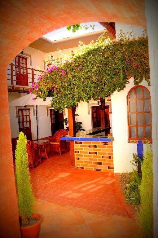 סוקרה La Escondida Hostal מראה חיצוני תמונה